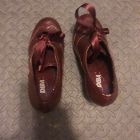 Brand new ladies, oxford style high heel - Picture 5 of 7